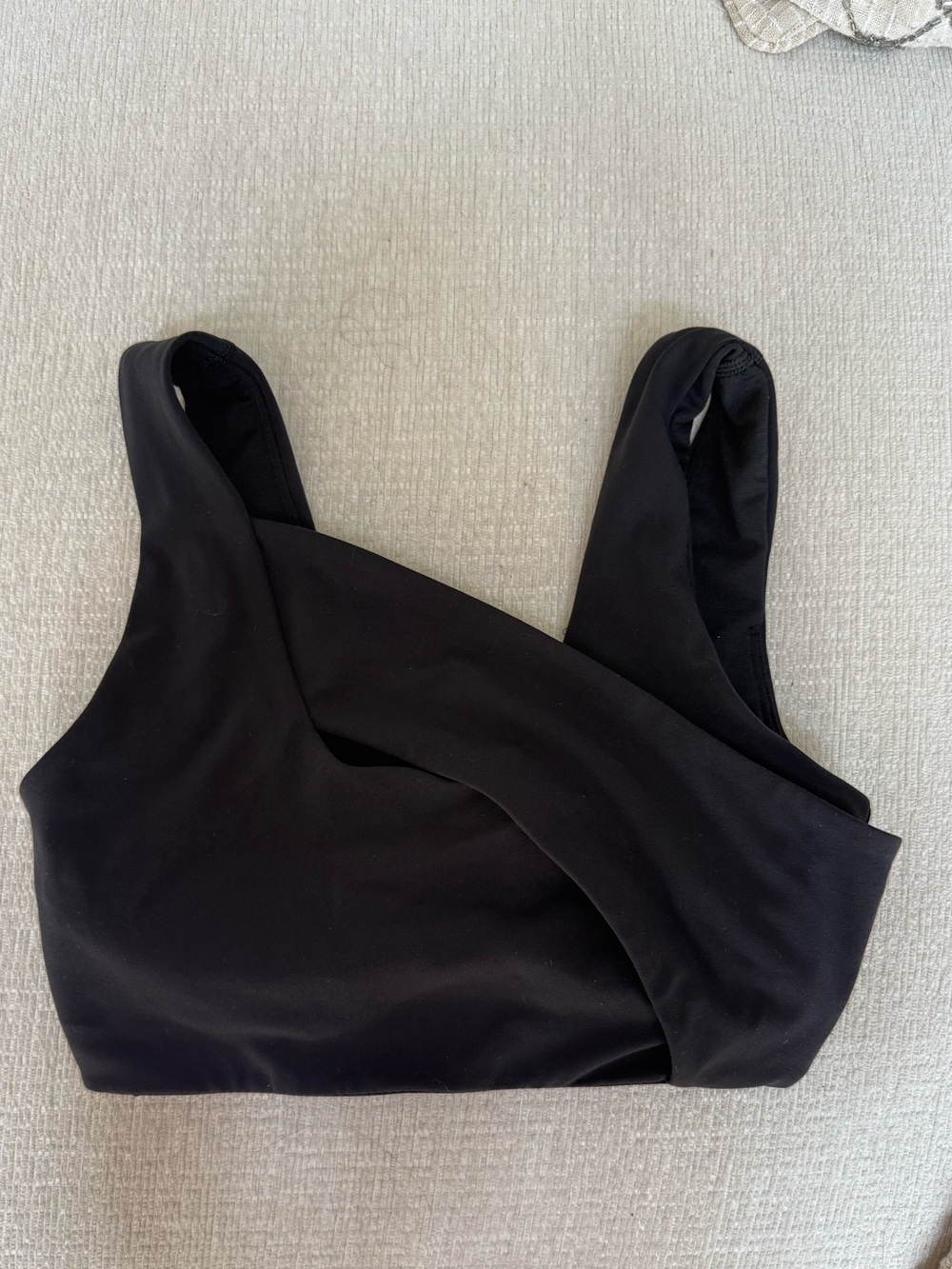 Lululemon Nulu Front Cross Bra 4 never worn